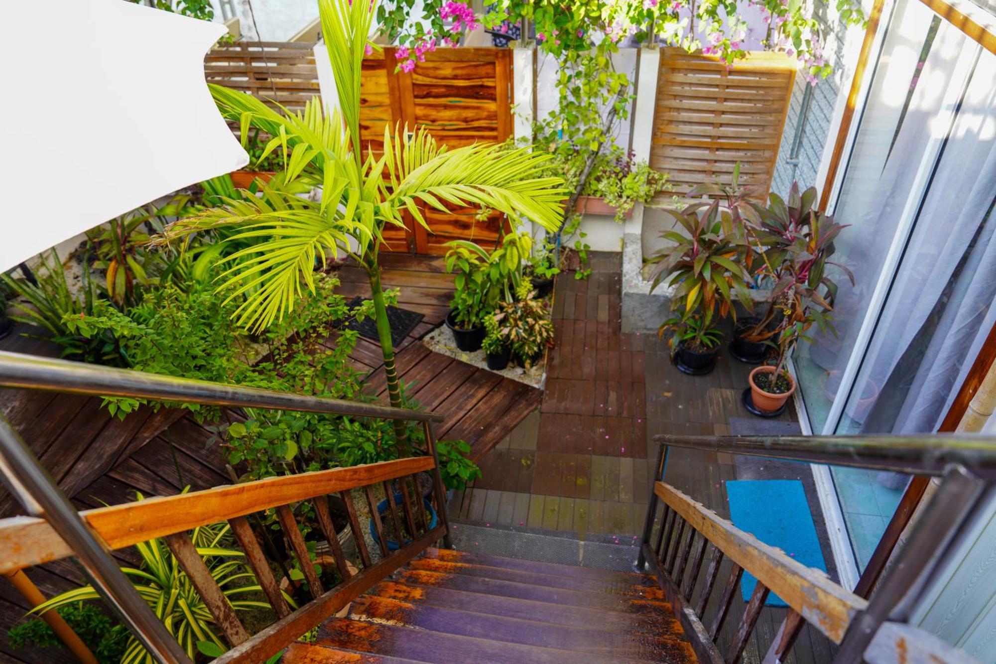 Sun & Surf Hotel Thulusdhoo Exterior photo
